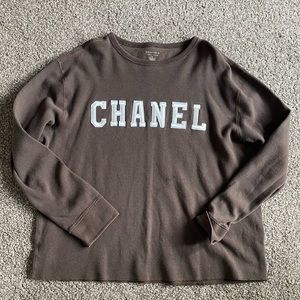 embroidered letter brown sweatshirt